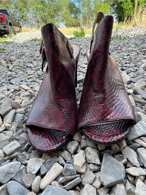 Vince Camuto Red Snakeskin Peep-Toe Slingback Sandals